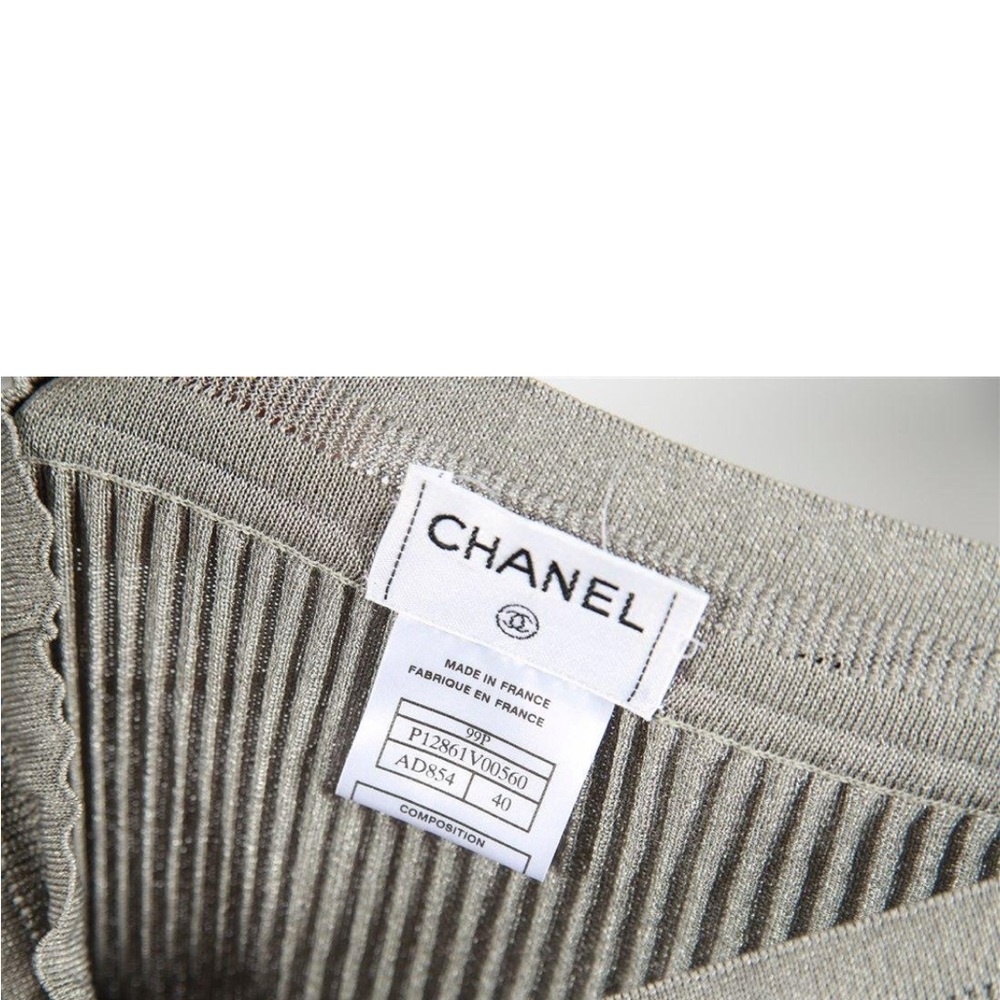 - Chanel, Gray Ribbed Knit Set - Picture 4 of 10